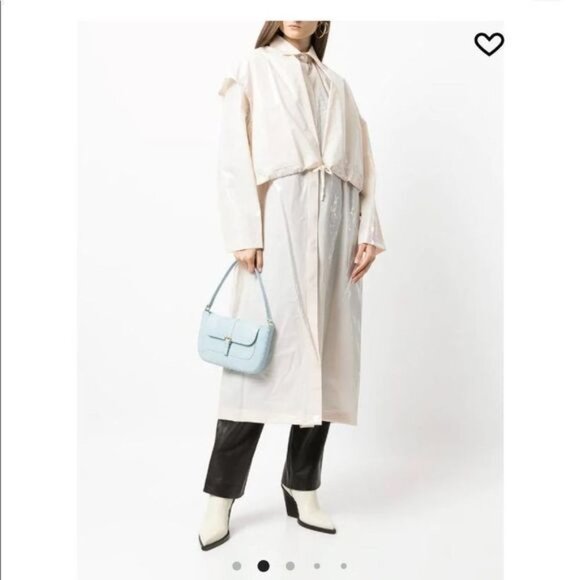 Cream Trench Coat with Classic Collar and Oversized Fit - Picture 6 of 16